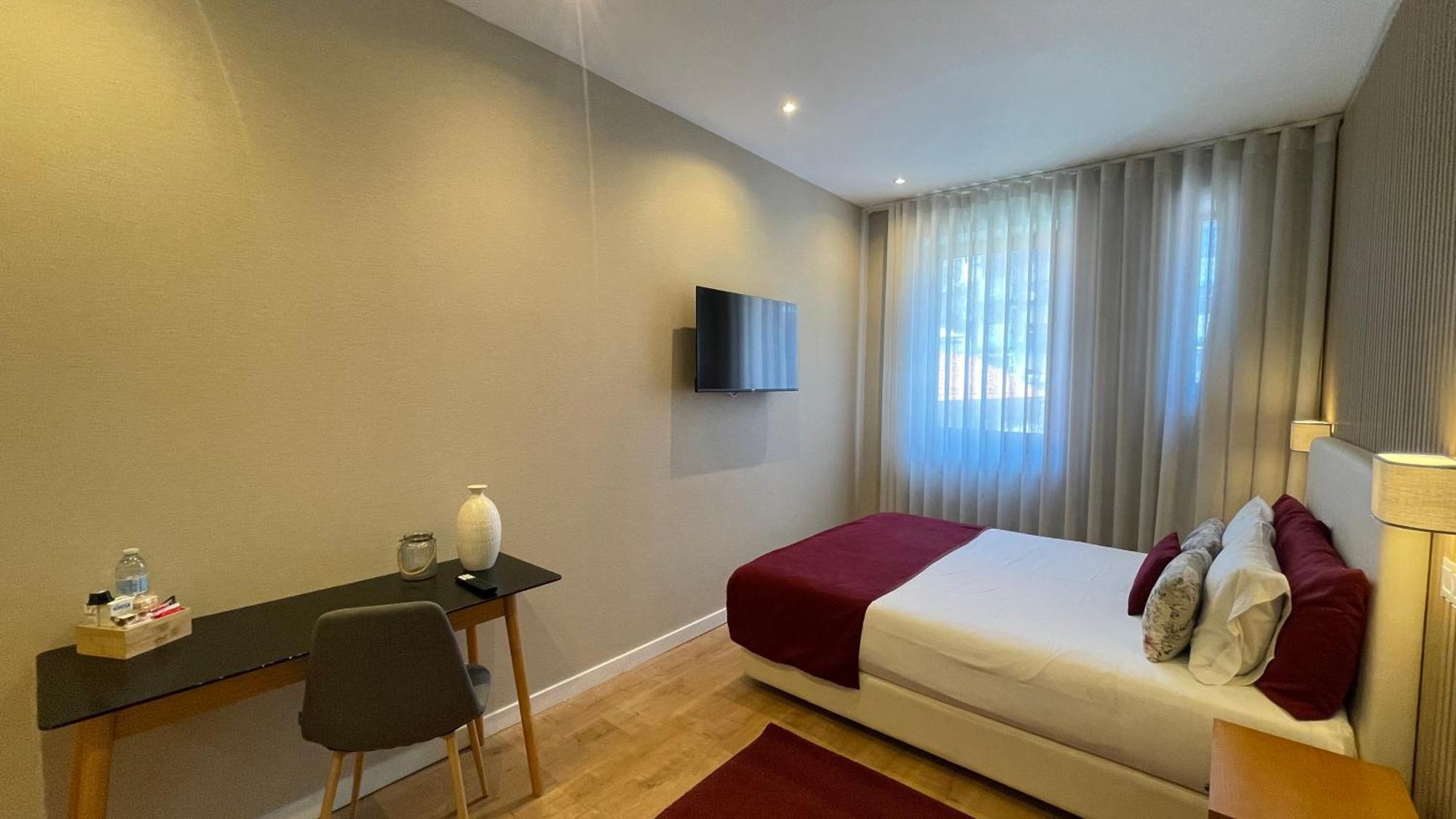 Mytrip Porto Hotel มาโตซีนโญส ภายนอก รูปภาพ