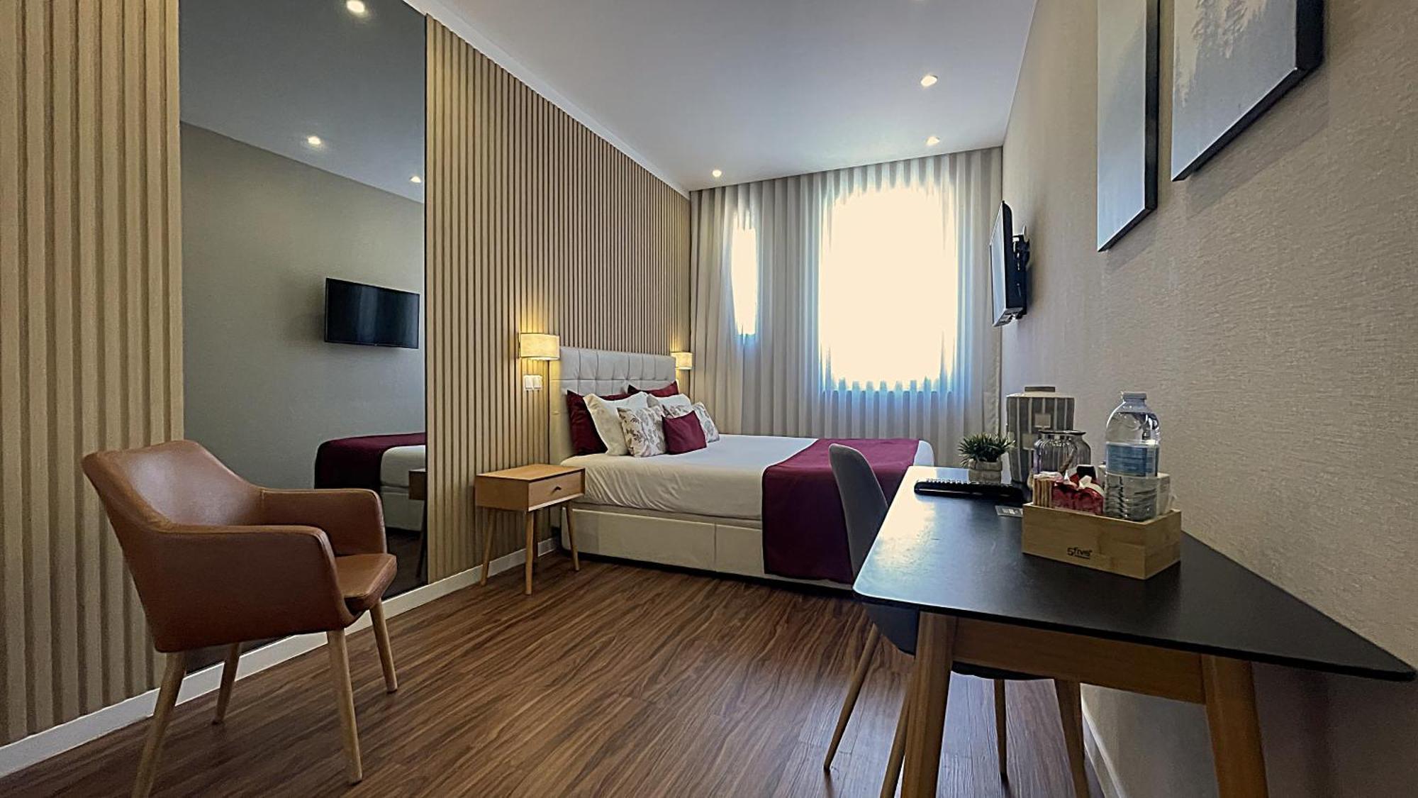 Mytrip Porto Hotel มาโตซีนโญส ภายนอก รูปภาพ